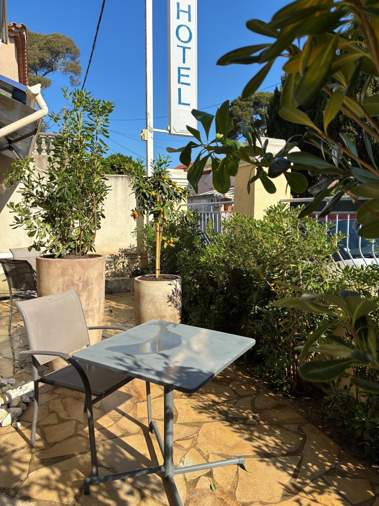 Hotel L'Escale Au Soleil Saint Aygulf Exterior foto
